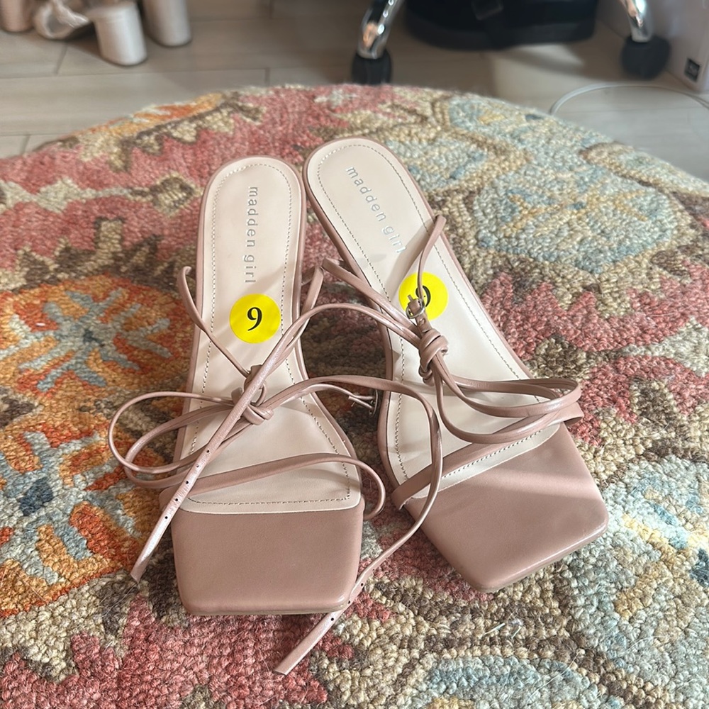 Steve Madden (madden girl) nude lace up heels NWOT
